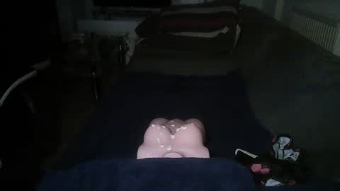 Snapshot of hornyandi1981 chatting on 04-08-26, 02:11 Andi online show from 04-08-26, 02:11