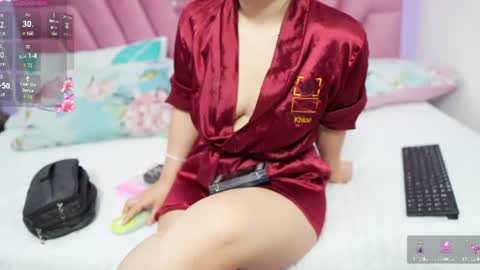 Snapshot of hornybarelylegalgirl chatting on 07-11-26, 11:57 Khloe online show from 07-11-26, 11:57
