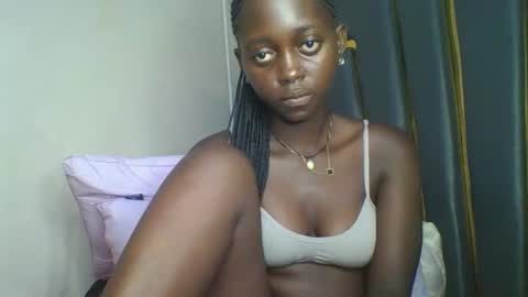 Snapshot of hornybella84 chatting on 11-30-25, 09:24 Bella online show from 11-30-25, 09:24