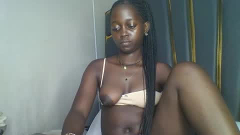 Snapshot of hornybella84 chatting on 12-05-25, 05:31 Bella online show from 12-05-25, 05:31