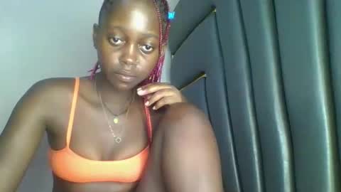 Snapshot of hornybella84 chatting on 02-13-26, 06:42 Bella online show from 02-13-26, 06:42