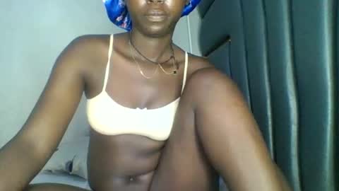 Snapshot of hornybella84 chatting on 02-17-26, 05:59 Bella online show from 02-17-26, 05:59