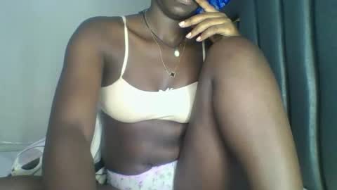 Snapshot of hornybella84 chatting on 02-18-26, 06:09 Bella online show from 02-18-26, 06:09