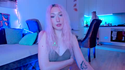 Alex and Rosie online show from 12-15-24, 07:10