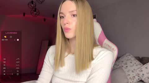 Snapshot of hornybunnyss chatting on 01-11-25, 07:49 Sonya online show from 01-11-25, 07:49