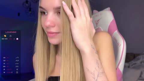 Snapshot of hornybunnyss chatting on 01-30-25, 08:53 Sonya online show from 01-30-25, 08:53