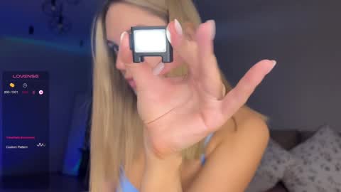 Snapshot of hornybunnyss chatting on 02-03-25, 06:39 Sonya online show from 02-03-25, 06:39