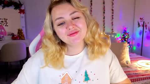 Snapshot of hornycakee chatting on 12-15-25, 10:41 HornyCakee online show from 12-15-25, 10:41