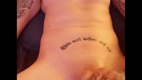 Snapshot of hornydeutsch chatting on 12-17-24, 12:00 hornydeutsch online show from 12-17-24, 12:00