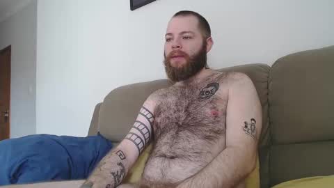 Snapshot of hornyhairy_bi chatting on 02-10-25, 03:32 Harry online show from 02-10-25, 03:32