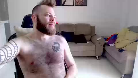 Snapshot of hornyhairy_bi chatting on 09-24-25, 02:42 Harry online show from 09-24-25, 02:42