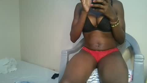 Snapshot of hornylittleprinces chatting on 10-06-25, 10:29 Princes online show from 10-06-25, 10:29