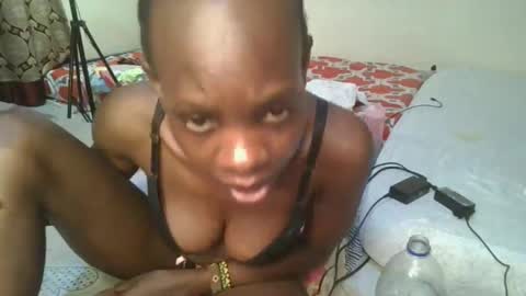Snapshot of hornylittleprinces chatting on 10-10-25, 07:02 Princes online show from 10-10-25, 07:02