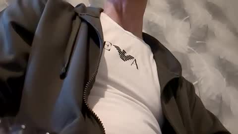 Snapshot of hornymilf39 chatting on 02-15-25, 01:38 HawkTuah online show from 02-15-25, 01:38