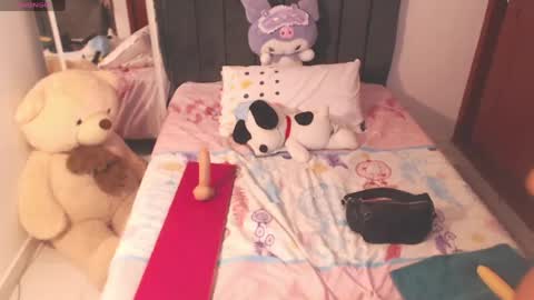 Snapshot of hornymillf_ chatting on 05-19-26, 01:39 C I A R A online show from 05-19-26, 01:39