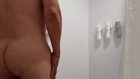 Snapshot of hornyolcock chatting on 05-17-26, 01:07 Alex M online show from 05-17-26, 01:07