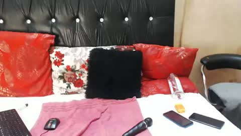 Snapshot of hornysnowie23x chatting on 10-04-25, 01:58 hornysnowie23x online show from 10-04-25, 01:58