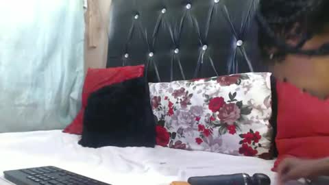 Snapshot of hornysnowie23x chatting on 10-07-25, 10:34 hornysnowie23x online show from 10-07-25, 10:34