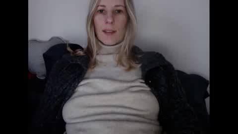 Snapshot of hornyssima chatting on 01-13-25, 03:47 Hornyssima online show from 01-13-25, 03:47