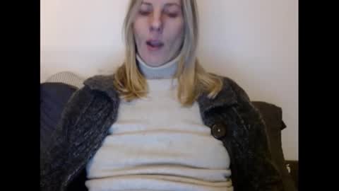 Snapshot of hornyssima chatting on 01-18-25, 07:37 Hornyssima online show from 01-18-25, 07:37