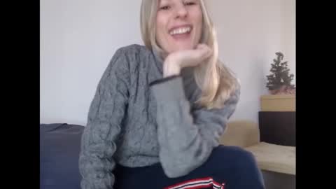 Snapshot of hornyssima chatting on 02-02-25, 03:49 Hornyssima online show from 02-02-25, 03:49