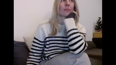 Snapshot of hornyssima chatting on 02-16-25, 07:49 Hornyssima online show from 02-16-25, 07:49