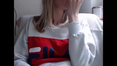 Snapshot of hornyssima chatting on 09-22-25, 12:18 Hornyssima online show from 09-22-25, 12:18