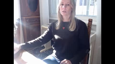 Snapshot of hornyssima chatting on 11-10-25, 09:52 Hornyssima online show from 11-10-25, 09:52