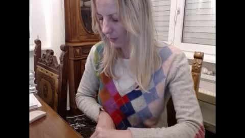 Snapshot of hornyssima chatting on 11-14-25, 04:28 Hornyssima online show from 11-14-25, 04:28