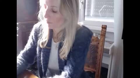 Snapshot of hornyssima chatting on 11-15-25, 09:28 Hornyssima online show from 11-15-25, 09:28