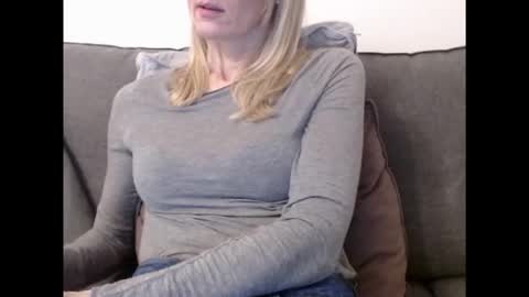 Snapshot of hornyssima chatting on 01-16-26, 03:16 Hornyssima online show from 01-16-26, 03:16