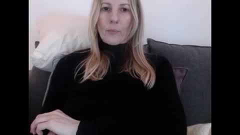 Snapshot of hornyssima chatting on 03-23-26, 04:33 Hornyssima online show from 03-23-26, 04:33