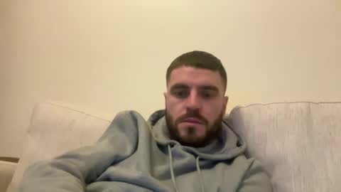 Snapshot of hornytom27 chatting on 12-29-24, 04:19 Horny247 online show from 12-29-24, 04:19