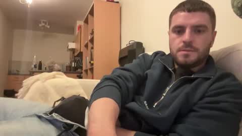 Snapshot of hornytom27 chatting on 01-18-26, 01:48 Horny247 online show from 01-18-26, 01:48