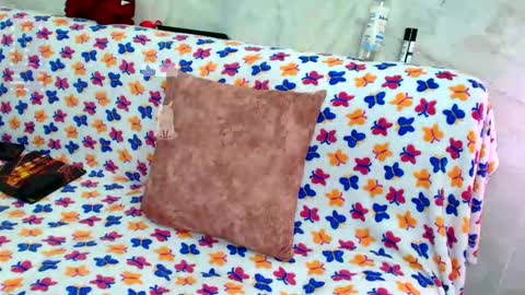 Snapshot of hornytwosomexxx chatting on 12-15-25, 04:06 hornytwosomexxx online show from 12-15-25, 04:06