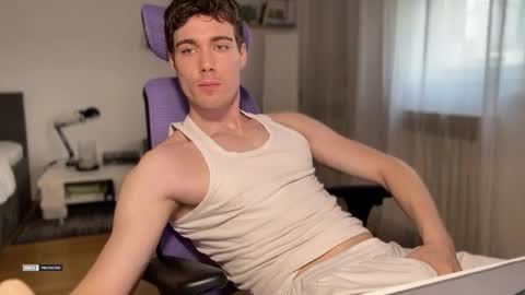 hornytwunk01 online show from 12-18-25, 09:26