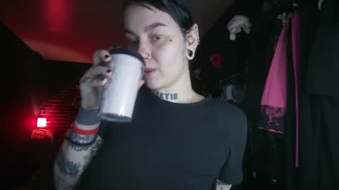 Snapshot of horror_circus chatting on 12-14-24, 06:46 Messalina Horror online show from 12-14-24, 06:46