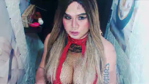 YOUR MAJESTY LUCY PEARL online show from 12-14-25, 12:05