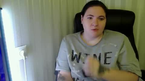 Snapshot of hot2panthers chatting on 11-19-25, 12:43 hot2panthers online show from 11-19-25, 12:43