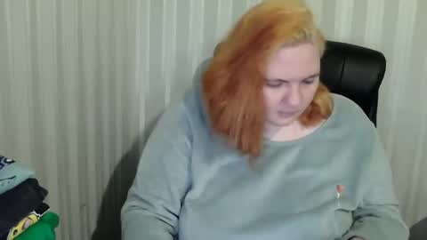 Snapshot of hot2panthers chatting on 12-15-25, 01:26 hot2panthers online show from 12-15-25, 01:26