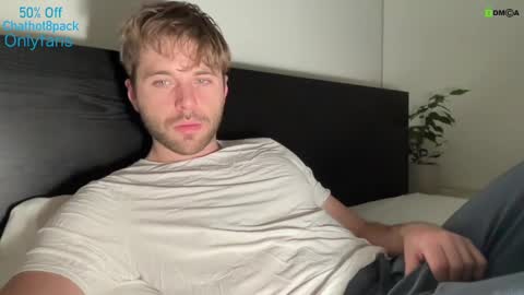 Snapshot of hot8pack01 chatting on 12-17-24, 05:07 Edward aka Wolf online show from 12-17-24, 05:07