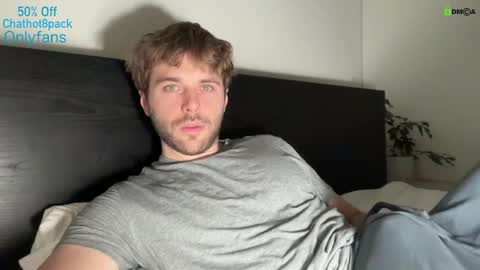 Snapshot of hot8pack01 chatting on 01-21-25, 09:46 Edward aka Wolf online show from 01-21-25, 09:46