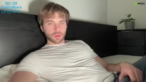 Snapshot of hot8pack01 chatting on 01-29-25, 11:04 Edward aka Wolf online show from 01-29-25, 11:04