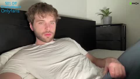 Snapshot of hot8pack01 chatting on 01-30-25, 04:37 Edward aka Wolf online show from 01-30-25, 04:37