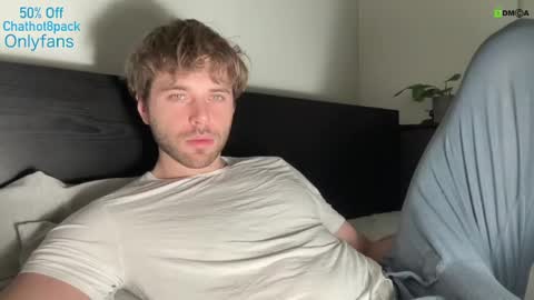 Snapshot of hot8pack01 chatting on 02-04-25, 09:41 Edward aka Wolf online show from 02-04-25, 09:41