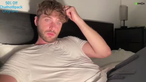 Snapshot of hot8pack01 chatting on 09-19-25, 03:41 Edward aka Wolf online show from 09-19-25, 03:41