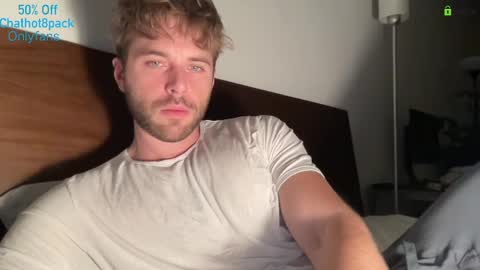 Snapshot of hot8pack01 chatting on 11-12-25, 11:25 Edward aka Wolf online show from 11-12-25, 11:25