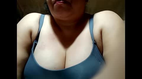 Snapshot of hot_boobs21 chatting on 02-12-25, 11:51 hot_boobs21 online show from 02-12-25, 11:51