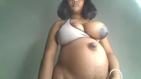 Snapshot of hot_choccoolate chatting on 07-19-26, 10:52 Zarah online show from 07-19-26, 10:52