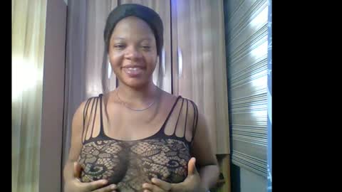 Snapshot of hot_choco_choco chatting on 12-14-25, 08:20 peace online show from 12-14-25, 08:20